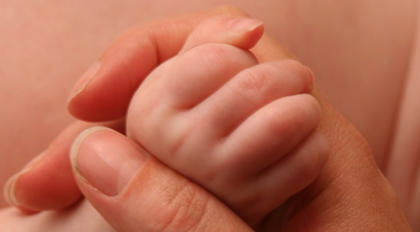 První letošní miminko narozené na jihu Čech se jmenuje Adam a je ze Strakonic