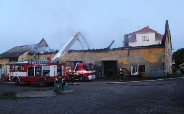 Požár střechy v Rovné na Strakonicku způsobil škody za dva miliony korun