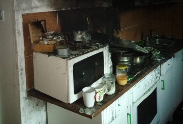 Škodu za dvě stě tisíc způsobil požár kuchyně v Českých Budějovicích