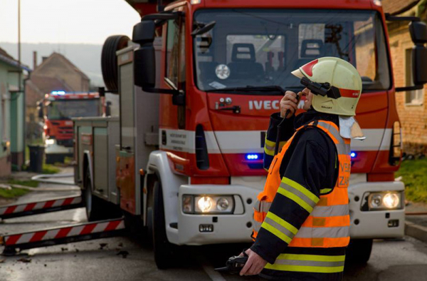 V Bořanovicích došlo k požáru rekreačního objektu, příčinou byla zřejmě závada na lednici