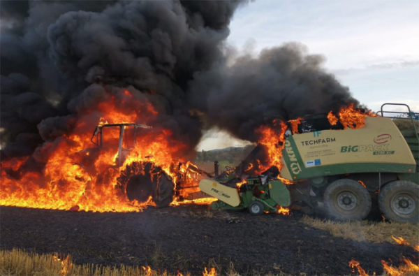 U Břehova na Českobudějovicku hořel traktor, škoda je vyčíslena na 10 milionů korun