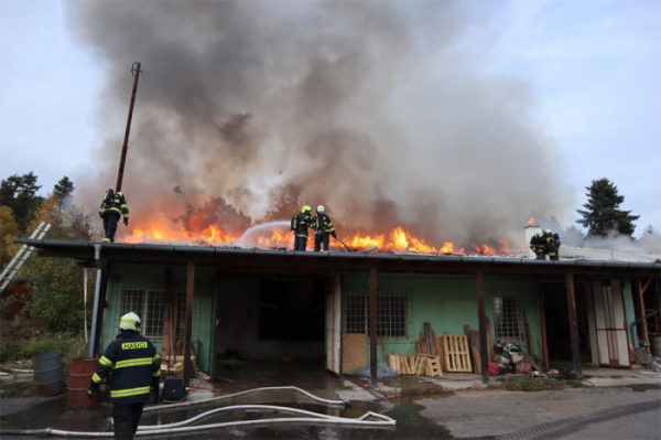 Požár truhlárny v Podolí I. na Písecku způsobil škody za 5 miliónů korun