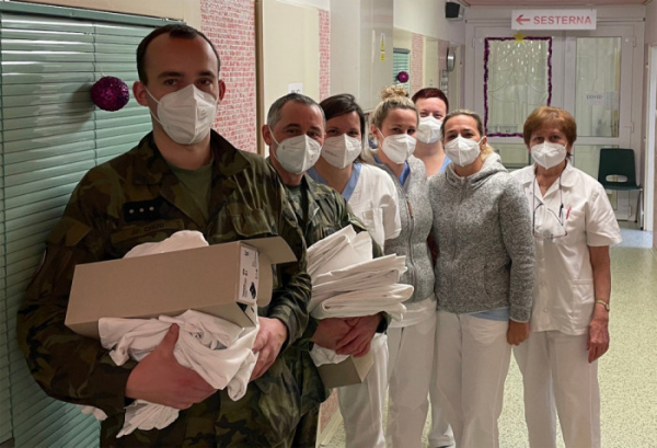 S podzimní covidovou vlnou v prachatické nemocnici pomáhají i vojáci