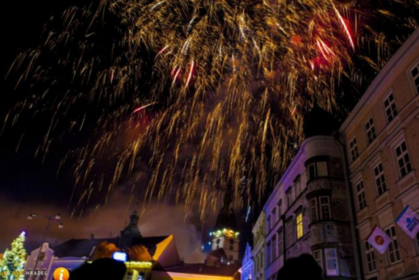 Nový rok bude v Jindřichově Hradci bez ohňostroje. K oslavám bez pyrotechniky prosí město i občany 