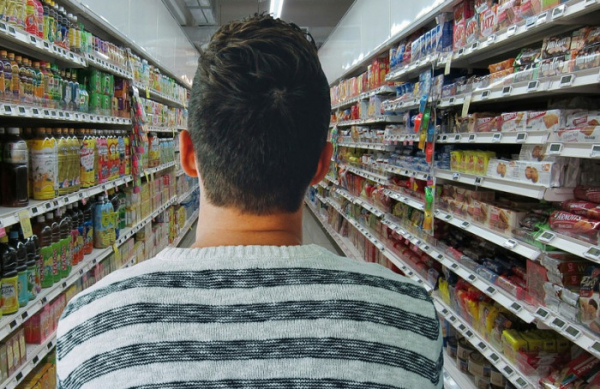 Ve vimperském supermarketu muž nakoupil, ale nezaplatil. Navíc se pohyboval tam, kde neměl