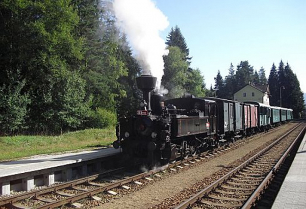 Den železnice připomene 135 let od příjezdu prvních vlaků do Jindřichova Hradce a 125 let do Nové Bystřice
