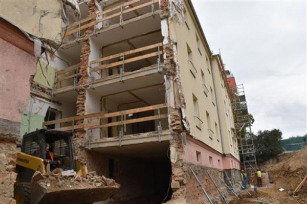 Z bývalého internátu v Sovově ulici v Písku vznikne domov pro seniory, rekonstrukce se mírně protáhne