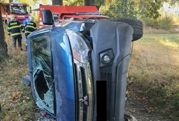 Tragická dopravní nehoda na Českokrumlovsku: Řidič narazil do stromů, na místě zemřel