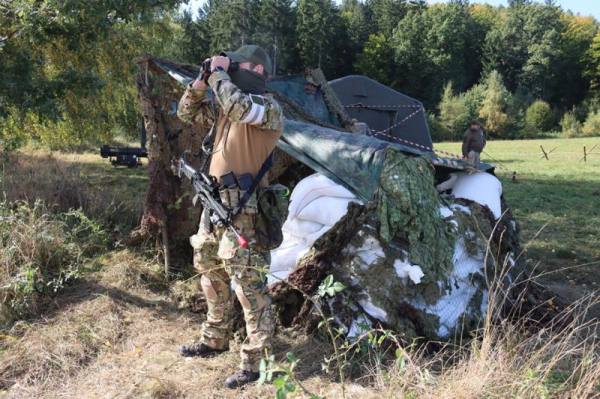 AČR: Táborští elitní vojáci Sil rychlé reakce NATO cvičili přepad nepřítele. Zapojili i nic netušící civilisty