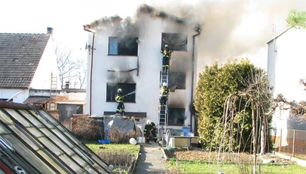 Tři mrtví po výbuchu v Českých Budějovicích